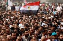 ثوار مصر يحققون المطلب الثالث: إقالة حكومة شفيق 