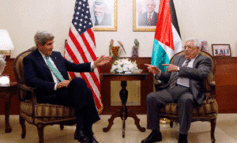 المفاوضات الفلسطينية الاسرائيلية متأزمة وكيري يحذر من «انتفاضة ثالثة»