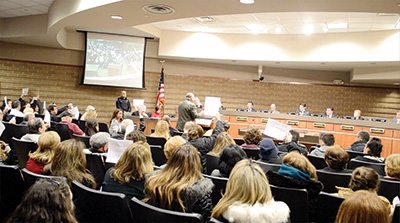 بلدية ستيرلنغ هايتس تقرّ بناء مسجد في المدينة عقب جلسة صاخبة