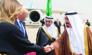 مفتي مصر السابق: لا مانع من مصافحة النساء مادامت النية سليمة