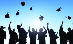 معدلات التخرّج من ثانويات ميشيغن تجاوزت ٨٠ بالمئة .. وديربورن الأفضل بين المناطق التعليمية الكبرى