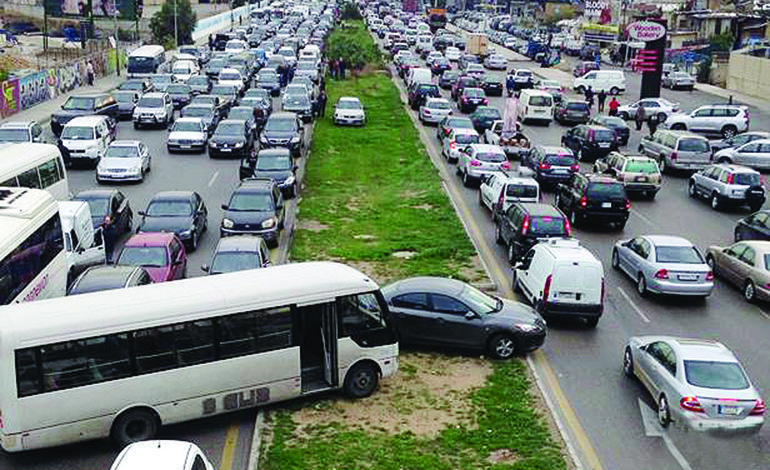 لبنان يختنق بحوالي مليوني سيارة .. ومليارا دولار خسائر «العجقة» سنوياً