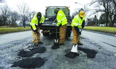 سنايدر يستغيث بواشنطن لتمويل إصلاح الطرق في ميشيغن