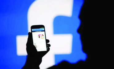 بيانات ملايين مستخدمي فيسبوك .. بيد «قراصنة»