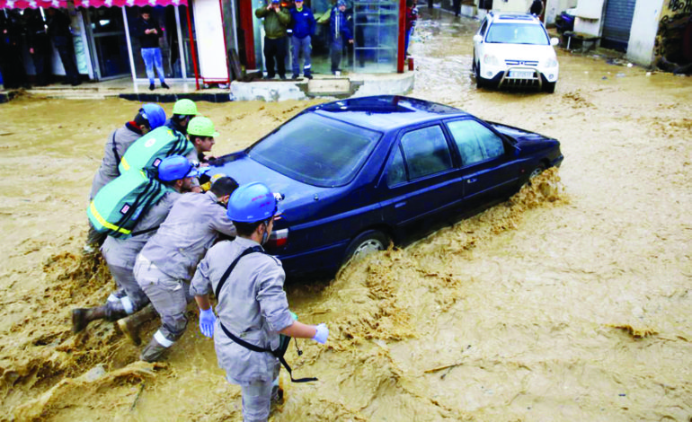 لبنان يغرق بالمياه .. والحكومة في «الثلث المعطل»!