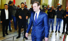 هيل ينشر القلق في لبنان .. والحكومة مؤجلة!