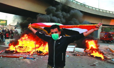 الصدر يريد رئاسة الحكومة العراقية على وقع احتجاجات الشارع