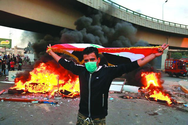 الصدر يريد رئاسة الحكومة العراقية على وقع احتجاجات الشارع