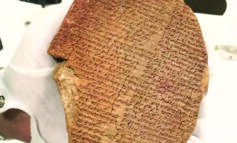 وزارة العدل الأميركية تصادر لوحاً أثريا نادراً لإعادته إلى العراق