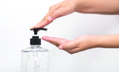 FDA تحذّر من استخدام نحو 100 معقم يدين