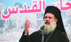 مطران القدس الأب عطا الله حنّا لـ«صدى الوطن»: دحر الاحتلال آتٍ لا محالة .. وشعبنا سينال حريته عاجلاً أو آجلاً