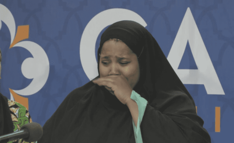 شرطة فيرنديل تتوصل إلى تسوية مع امرأة مسلمة أُجبرت على خلع الحجاب