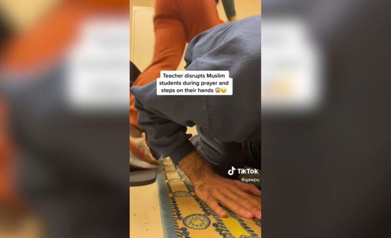 بعد توثيق الاعتداء بالفيديو .. فصل معلمة أهانت طلاباً مسلمين أثناء أدائهم الصلاة