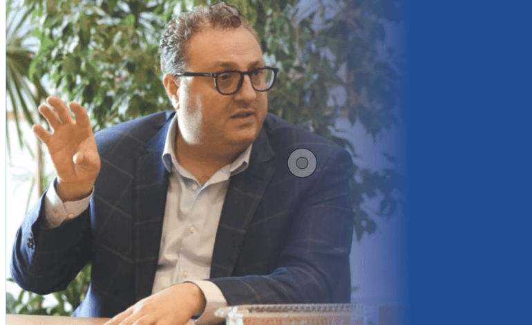 عباس ناصر يغادر «التلفزيون العربي» وينضم إلى «الغدّ»: تحدٍّ جديد بعد مسيرة حافلة