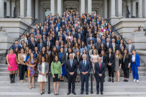 صورة جماعية للموظفين اليهود في البيت الأبيض بمناسبة شهر التراث اليهودي الأميركي