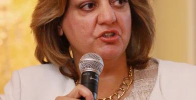 إلغاء منحة حكومية لمنظمة غير ربحية أسّستها سيدة أعمال عربية أميركية