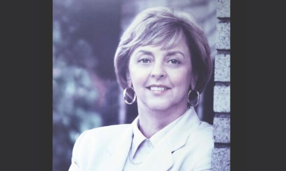 وفاة رئيسة بلدية ديربورن هايتس السابقة روث كانفيلد .. والمدينة تخلّد ذكراها بتنكيس الأعلام