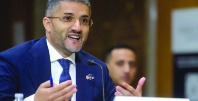 بسبب مواقف سابقة حول إسرائيل واليهود وصدام حسين رغم دعم ترامب .. مجلس الشيوخ الأميركي يتجه  لمنع تعيين غالب سفيراً للولايات المتحدة لدى الكويت