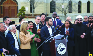 رفضاً لخطاب التحريض الديني .. مؤتمر صحفي موسّع في ديربورن يؤكد على وحدة المدينة