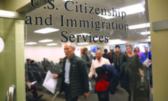 إدارة ترامب تعيد النظر بملفات جميع اللاجئين الذين دخلوا أميركا في عهد بايدن