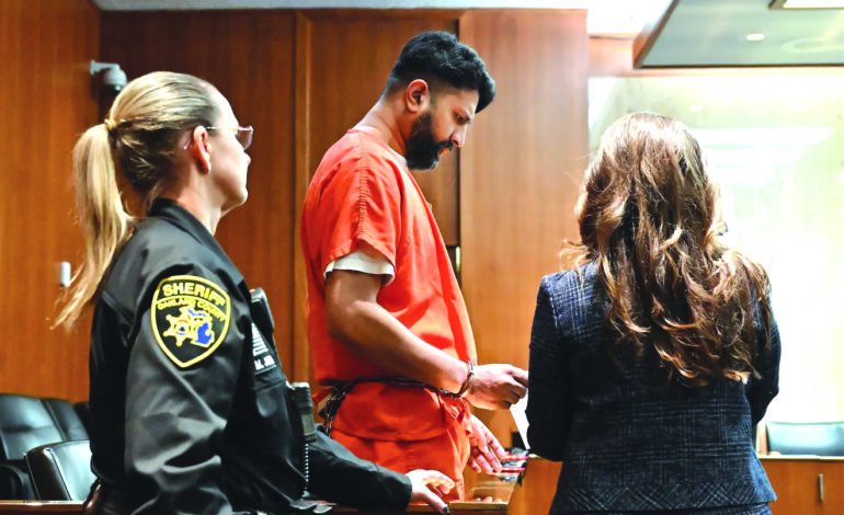 السجن لطبيب هندي أدين بتصوير  قاصرات سرّاً في مقاطعة أوكلاند