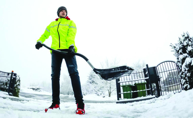 مع بداية شتاء ميشيغن: إرشادات لإزالة الثلوج وتجنّب المخاطر الصحية والبيئية