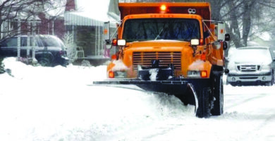 بيضون يؤكد حزم إدارته في تطبيق قواعد إزالة الثلوج  ومكافحة مظاهر الخراب في ديربورن هايتس