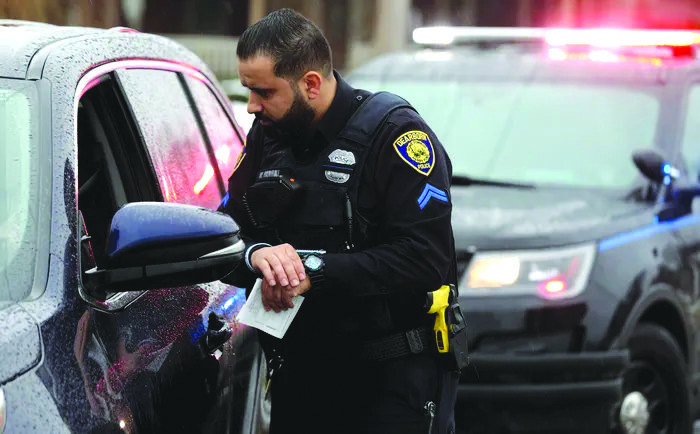 ارتفاع قياسي للمخالفات المرورية .. وانخفاض ملموس لحوادث السير بديربورن خلال 2025