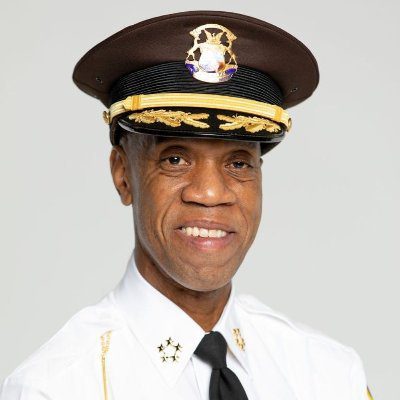 شريف مقاطعة وين ينفي مزاعم التحرش الجنسي بالموظفات