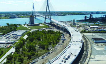 رهن المفاوضات التجارية مع كندا .. ترامب يهدّد بمنع افتتاح الجسر الدولي الجديد في ديترويت