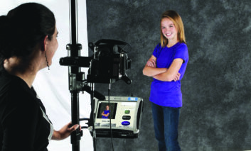 مدارس ديربورن العامة تعّلق جلسات تصوير الطلاب .. بسبب أبستين