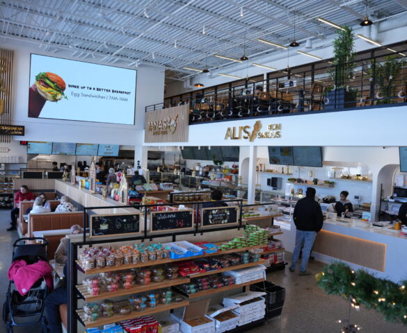 «صاج» يواكب تمدّد الجالية العربية إلى كانتون .. حيث تلتقي المأكولات التقليدية بالحياة العصرية