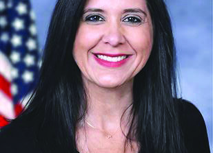 ملاك بيضون .. خبرة متنوعة بالشأن العام والعمل الحكومي لقيادة مكتب رئيس بلدية ديربورن هايتس