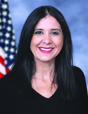 ملاك بيضون .. خبرة متنوعة بالشأن العام والعمل الحكومي لقيادة مكتب رئيس بلدية ديربورن هايتس