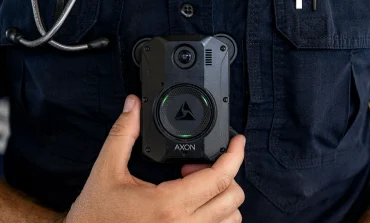 ديربورن تزوّد ضباطها بكاميرات مزوّدة بتقنية الترجمة الفورية لعشرات اللغات