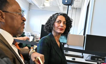 هامترامك‭ ‬تبحث‭ ‬عن‭ ‬كليرك‭ ‬جديد‭ ‬للمدينة‭ ‬بعد‭ ‬طرد‭ ‬رنا‭ ‬فرج‭ .. ‬بسبب‭ ‬كيس‭ ‬ملاكمة‭!‬