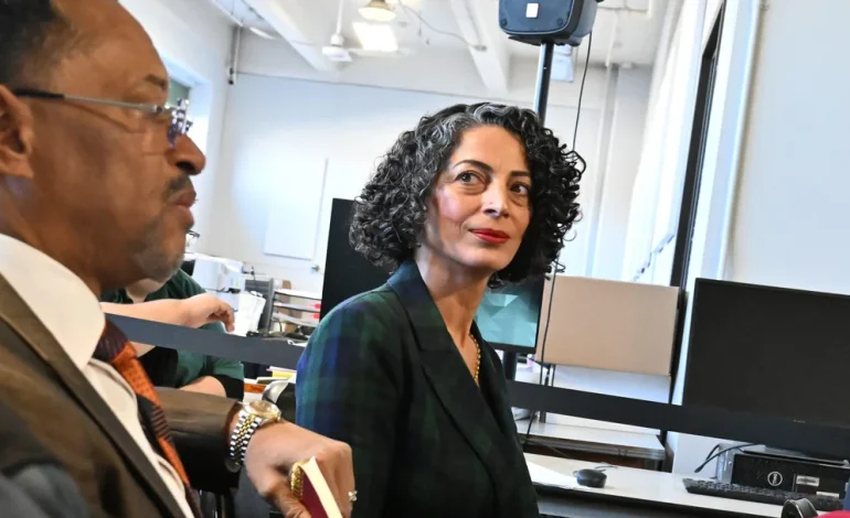 هامترامك‭ ‬تبحث‭ ‬عن‭ ‬كليرك‭ ‬جديد‭ ‬للمدينة‭ ‬بعد‭ ‬طرد‭ ‬رنا‭ ‬فرج‭ .. ‬بسبب‭ ‬كيس‭ ‬ملاكمة‭!‬