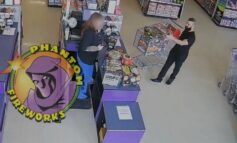 مفرقعات نارية وبنزين .. واتصال هاتفي قبل الهجوم ثم «الانتحار»