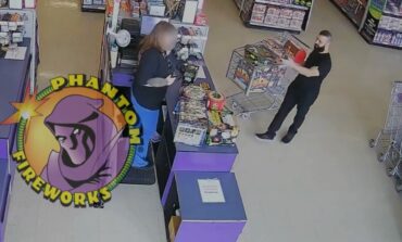 مفرقعات نارية وبنزين .. واتصال هاتفي قبل الهجوم ثم «الانتحار»