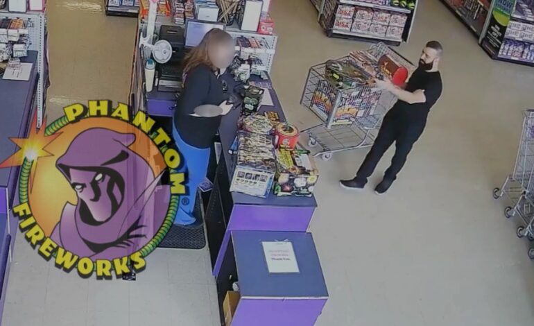 مفرقعات نارية وبنزين .. واتصال هاتفي قبل الهجوم ثم «الانتحار»