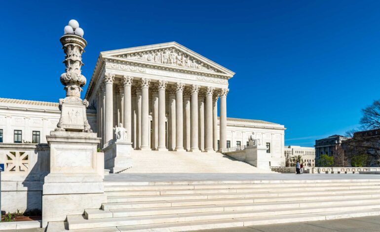 آلاف السوريين ينتظرون قرار المحكمة الأميركية العليا بشأن إلغاء الحماية المؤقتة