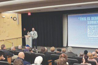 رئيس‭ ‬بلدية‭ ‬ديربورن‭ ‬يستعرض‭ ‬أحدث‭ ‬إنجازات‭ ‬إدارته‭ ‬والخطط‭ ‬المستقبلية‭ ‬لتطوير‭ ‬المدينة