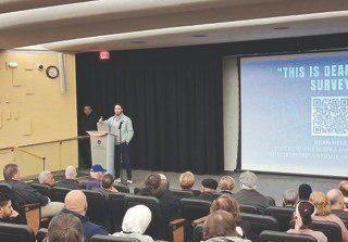 رئيس‭ ‬بلدية‭ ‬ديربورن‭ ‬يستعرض‭ ‬أحدث‭ ‬إنجازات‭ ‬إدارته‭ ‬والخطط‭ ‬المستقبلية‭ ‬لتطوير‭ ‬المدينة