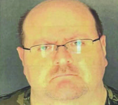 الإفراج‭ ‬عن‭ ‬رجل‭ ‬هدّد‭ ‬بقتل‭ ‬رئيس‭ ‬بلدية‭ ‬ديربورن