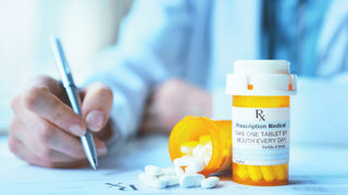 صيدليّان‭ ‬عربيان‭ ‬أميركيان‭ ‬من‭ ‬ديربورن‭ ‬هايتس‭ ‬يعترفان‭ ‬بالاحتيال‭ ‬على‭ ‬التأمين‭ ‬الصحي