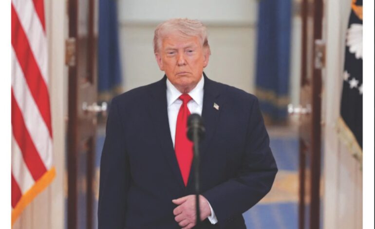 ترامب‭ ‬يحتفل‭ ‬بالأول‭ ‬من‭ ‬نيسان