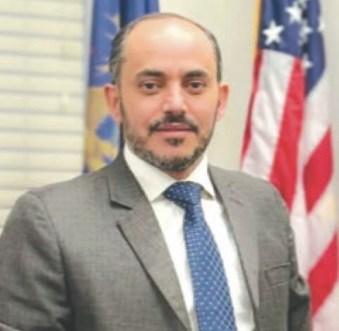 مجلس‭ ‬مدينة‭ ‬هامترامك‭ ‬ينهي‭ ‬خدمات‭ ‬مدير‭ ‬البلدية‭ ‬عادل‭ ‬العدلاني‭ ‬بدون‭ ‬إبداء‭ ‬الأسباب