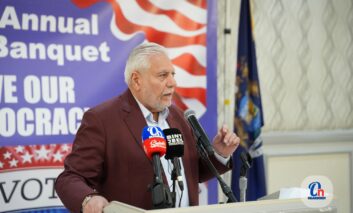 بحضور كبار المرشّحين الديمقراطيين .. اللجنة العربية الأميركية للعمل السياسي تقيم حفلها السنوي في ديربورن